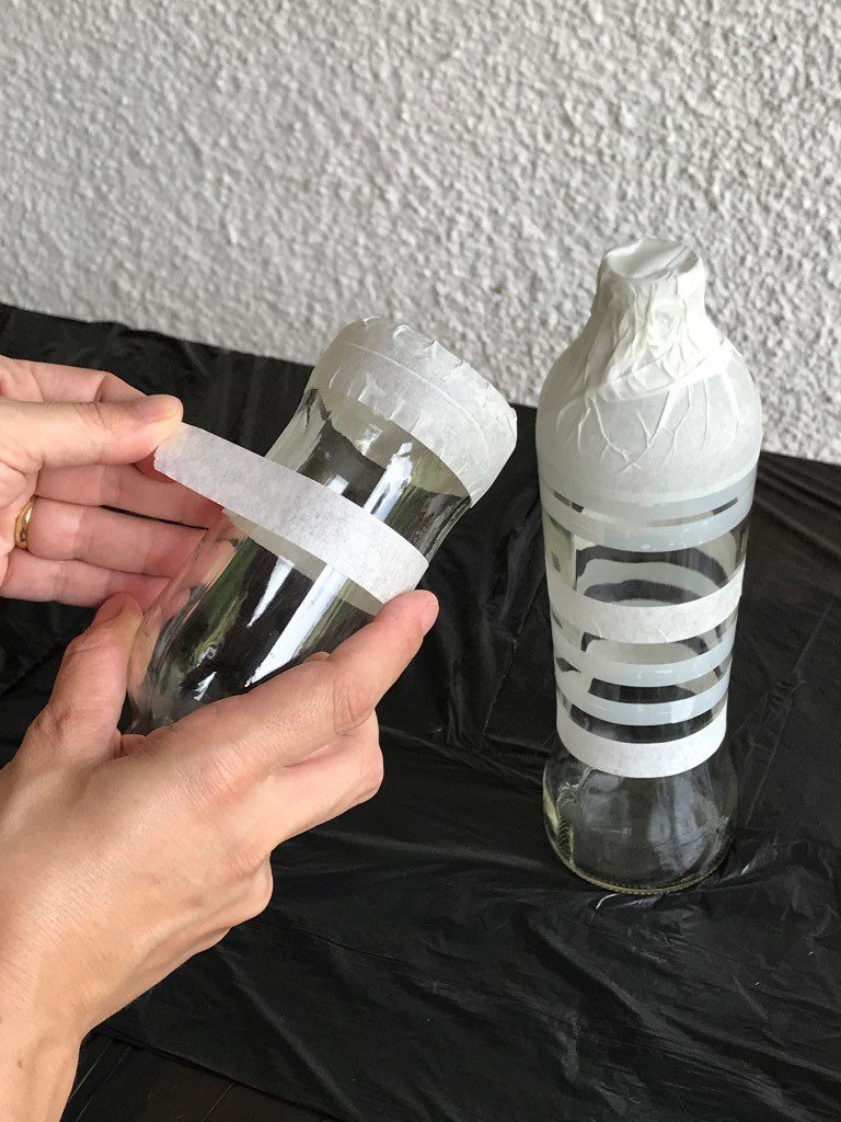 Como pintar garrafa de vidro utilizando spray - preparação