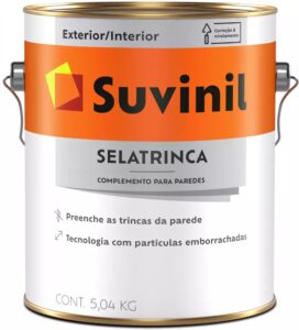 Aplicação de selatrinca em trincas e fissuras de parede